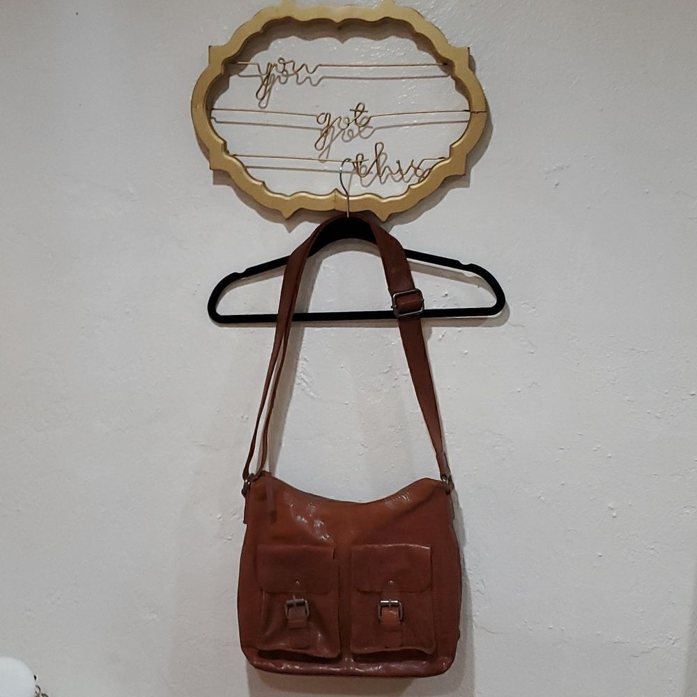 Spikes & Sparrow Genuine Leather Messenger Bag in Brown